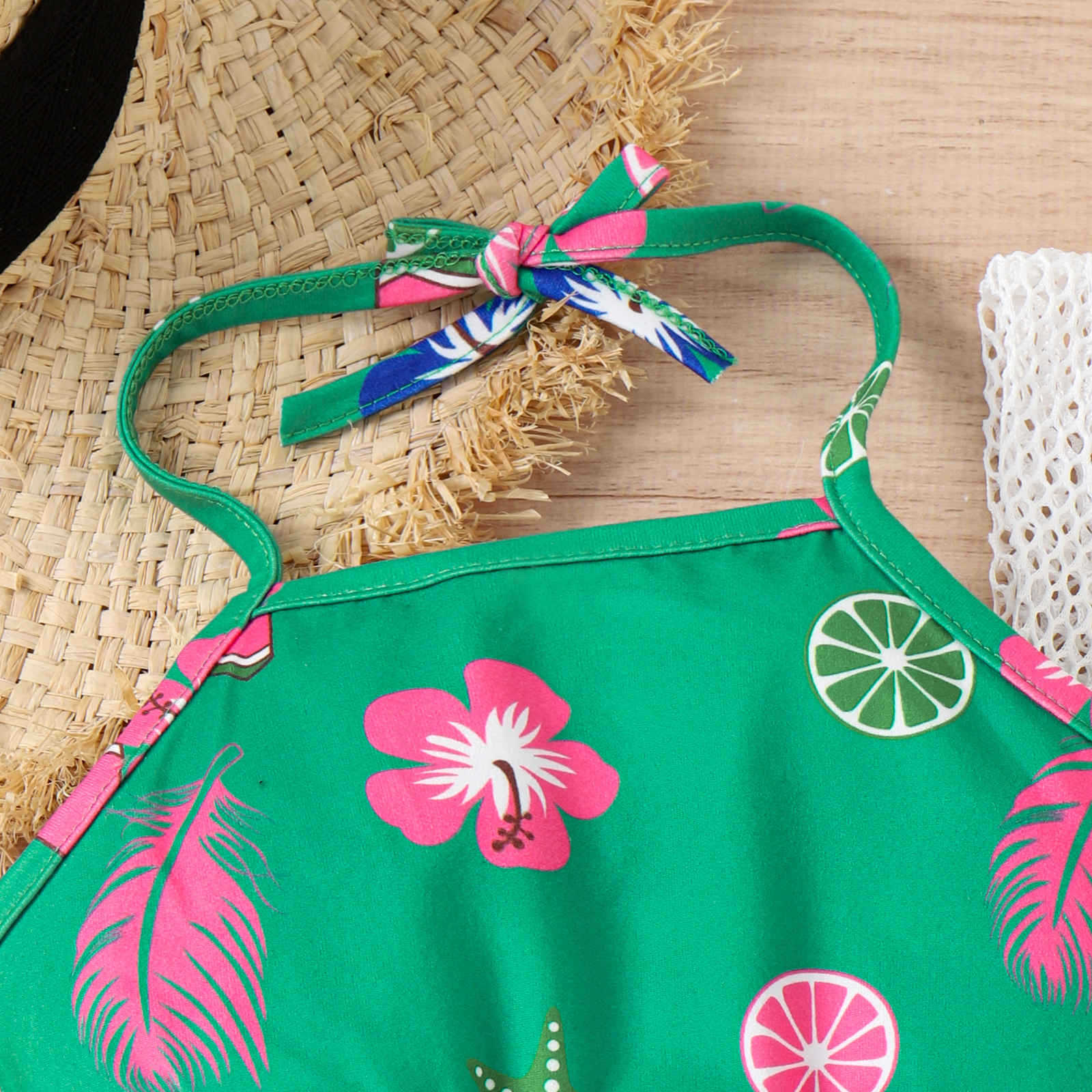Conjunto Infantil Biquiní + Saida de Praia Verde Florzinhas