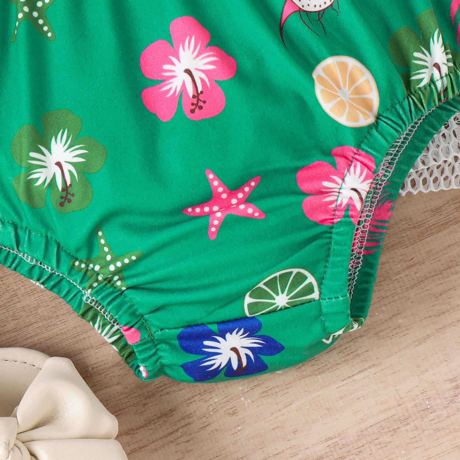 Conjunto Infantil Biquiní + Saida de Praia Verde Florzinhas