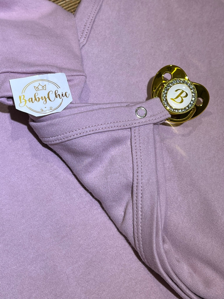 Manta em fio egípcio com prendedor de chupeta