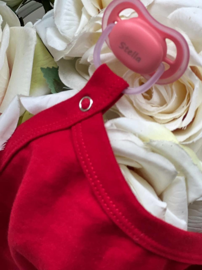 Manta em fio egípcio com prendedor de chupeta